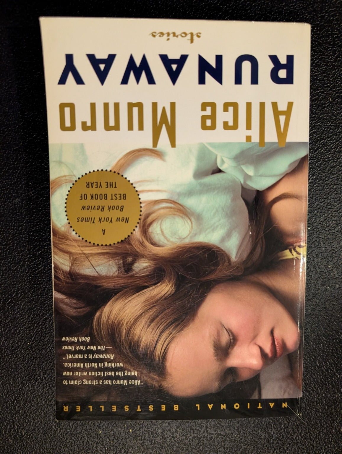 Cover of Runaway by Alice Munro, pre-owned paperback book